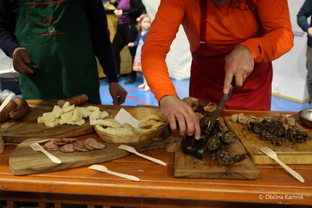 Ko v naši dolini zadiši  (30)